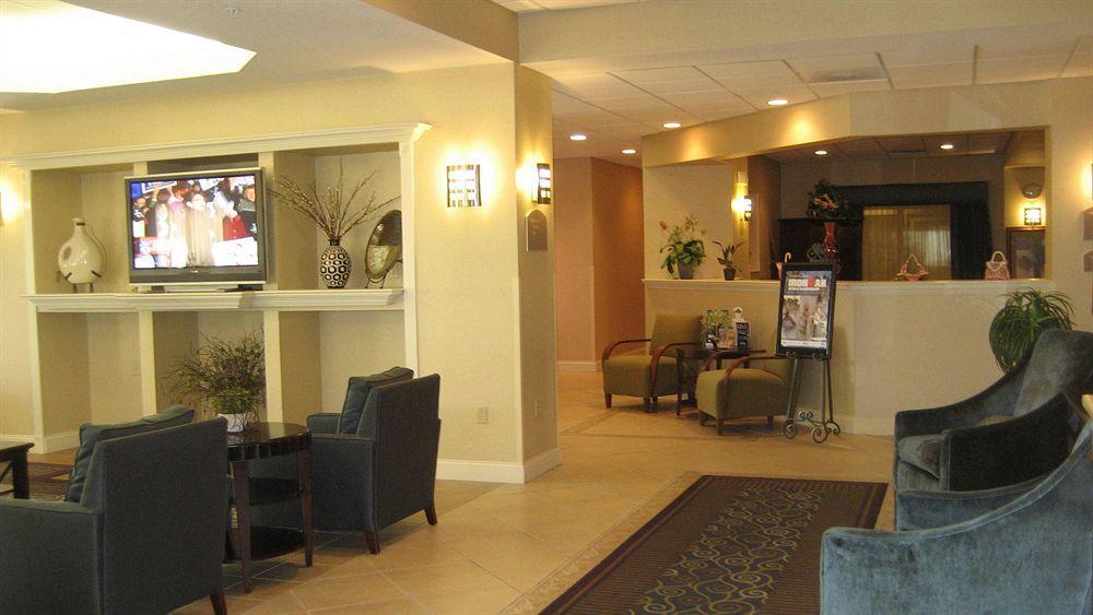 Holiday Inn Express Hotel & Suites Clearwater Us 19 North, An Ihg Hotel מראה פנימי תמונה