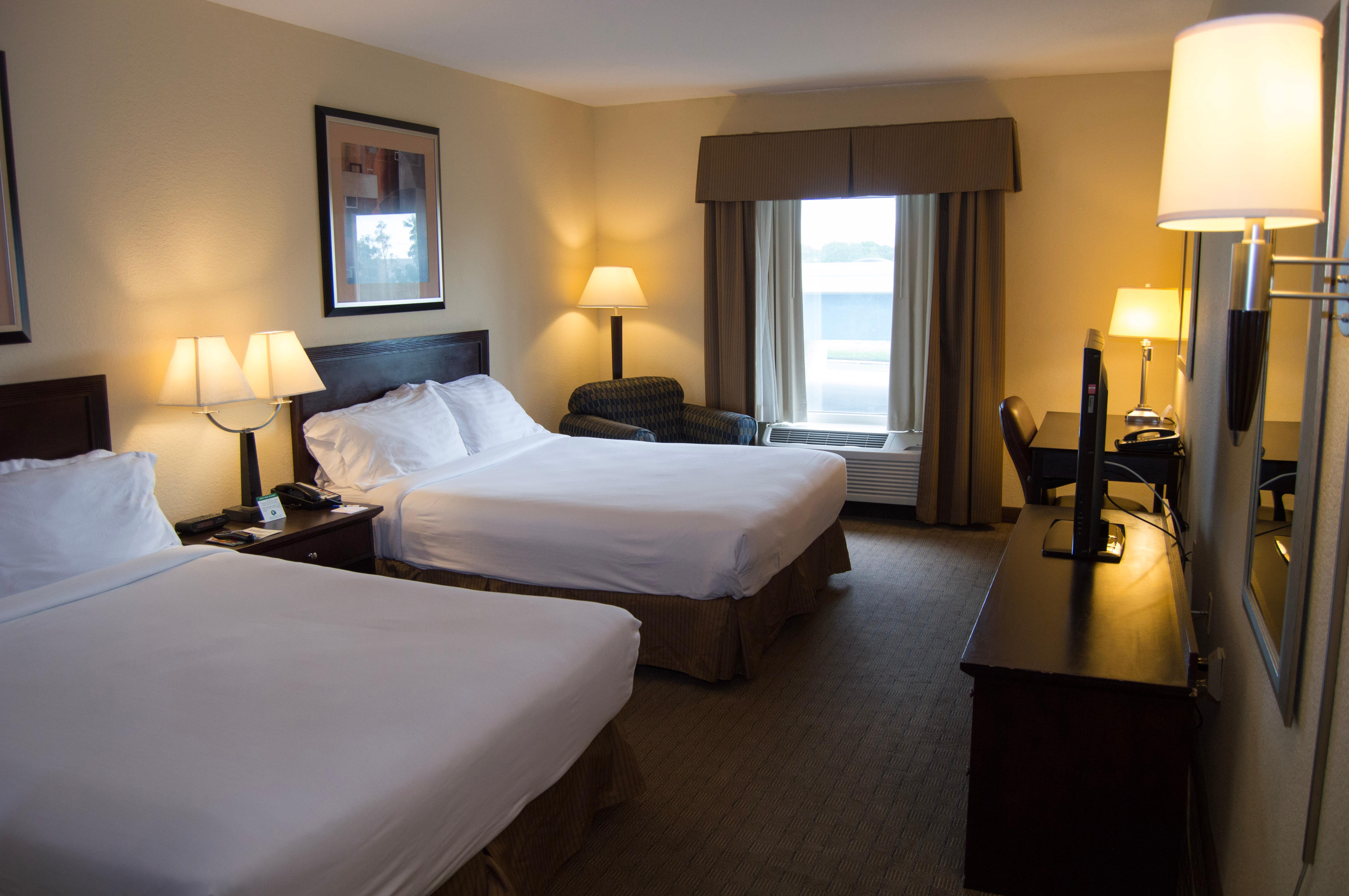Holiday Inn Express Hotel & Suites Clearwater Us 19 North By Ihg מראה חיצוני תמונה