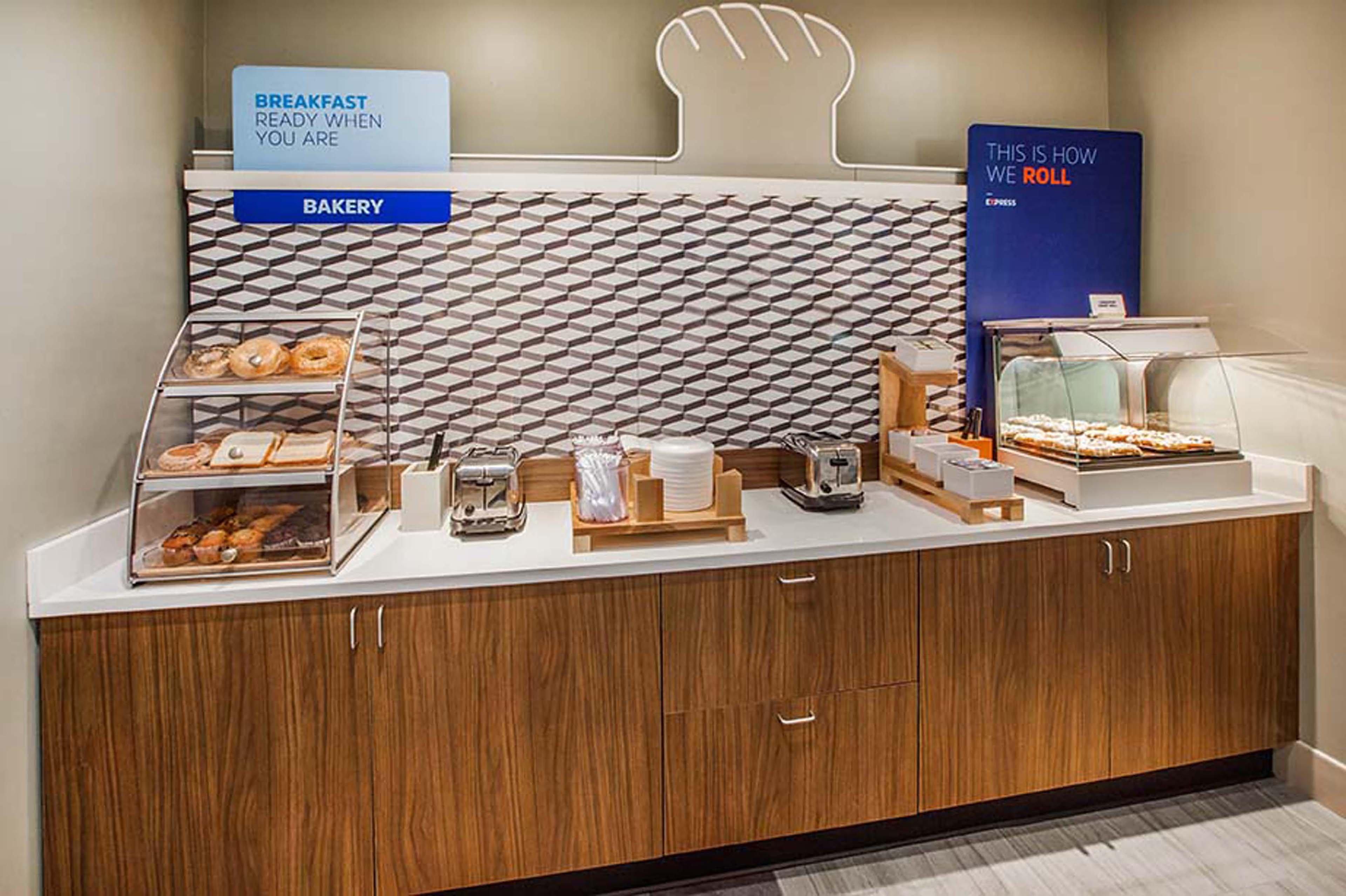 Holiday Inn Express Hotel & Suites Clearwater Us 19 North By Ihg מראה חיצוני תמונה