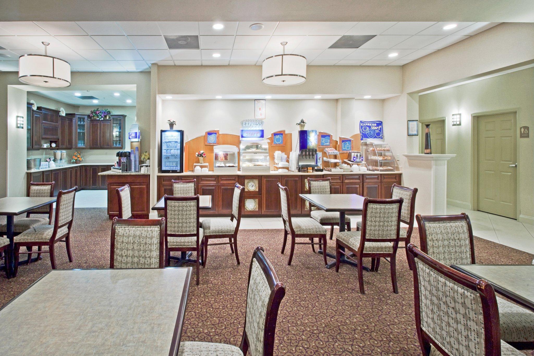 Holiday Inn Express Hotel & Suites Clearwater Us 19 North By Ihg מראה חיצוני תמונה