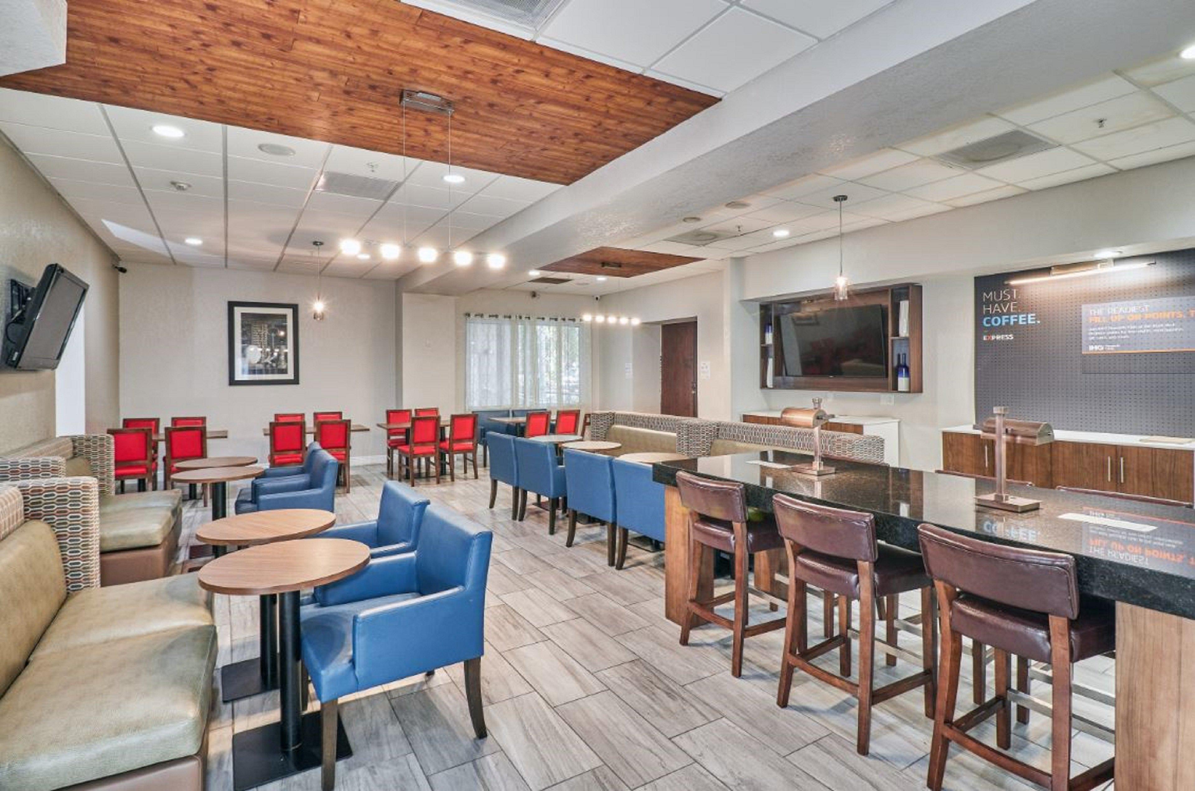 Holiday Inn Express Hotel & Suites Clearwater Us 19 North By Ihg מראה חיצוני תמונה