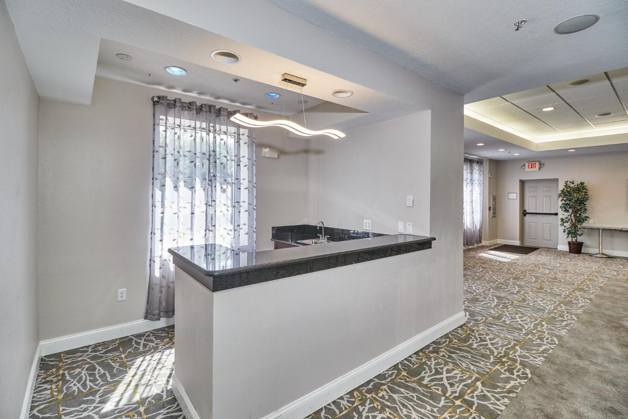 Holiday Inn Express Hotel & Suites Clearwater Us 19 North By Ihg מראה חיצוני תמונה