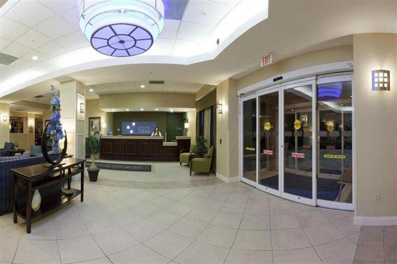 Holiday Inn Express Hotel & Suites Clearwater Us 19 North By Ihg מראה חיצוני תמונה